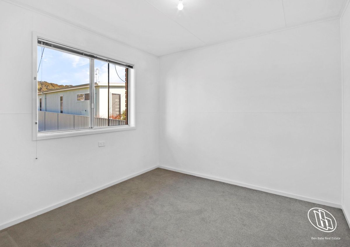 24 Myuna  Street, Dalmeny