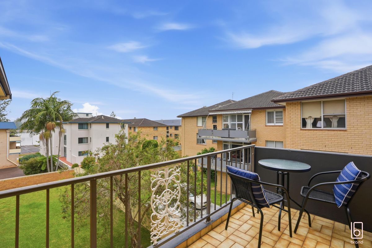 2 / 8-12 Ocean Parade, The Entrance