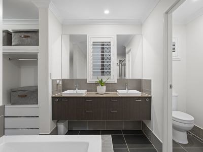 11 Nagel St, Gailes