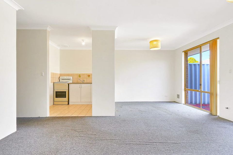 2 / 9 Merope Close, Rockingham