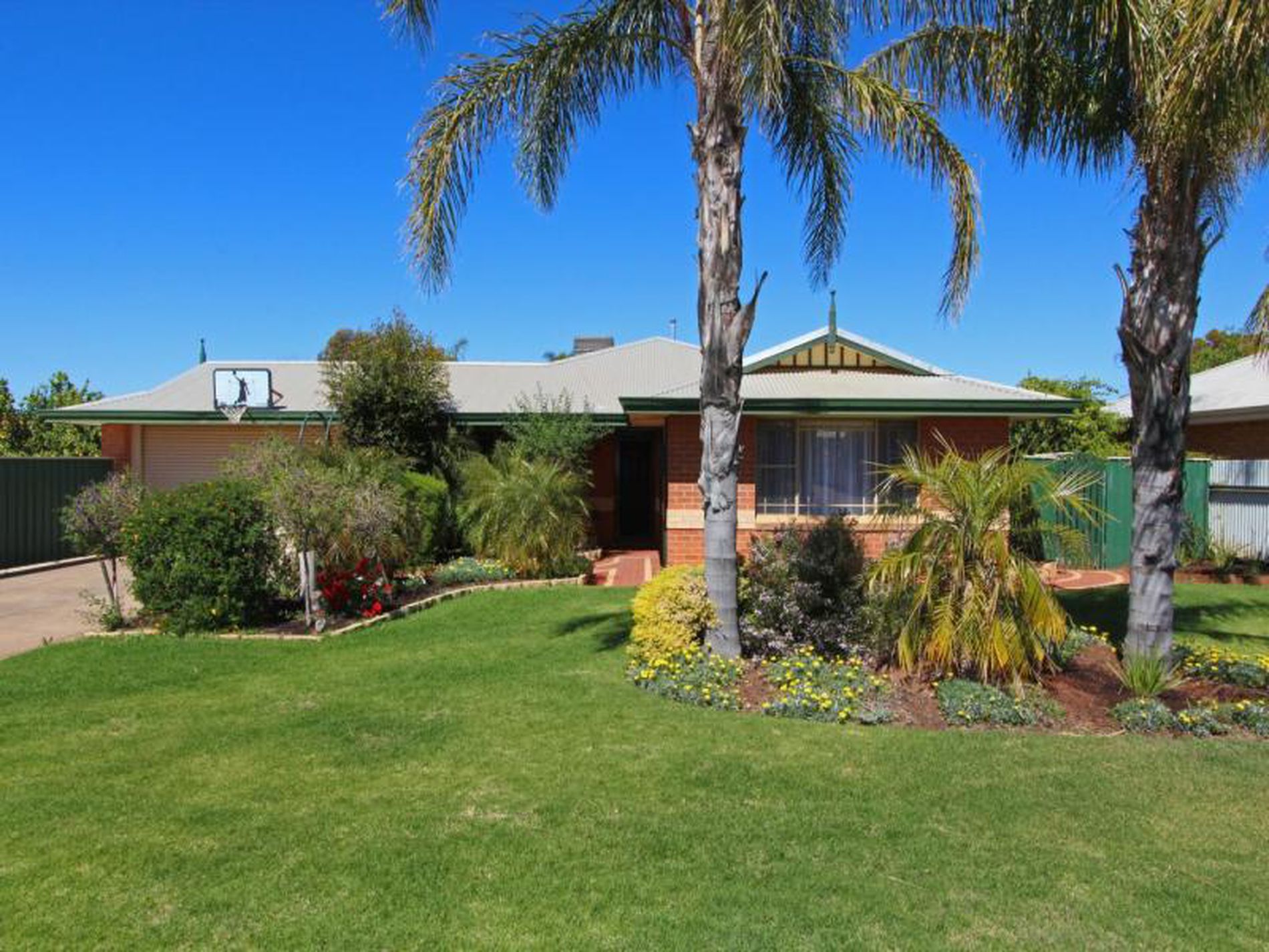 2 Davyhurst Drive, Kalgoorlie