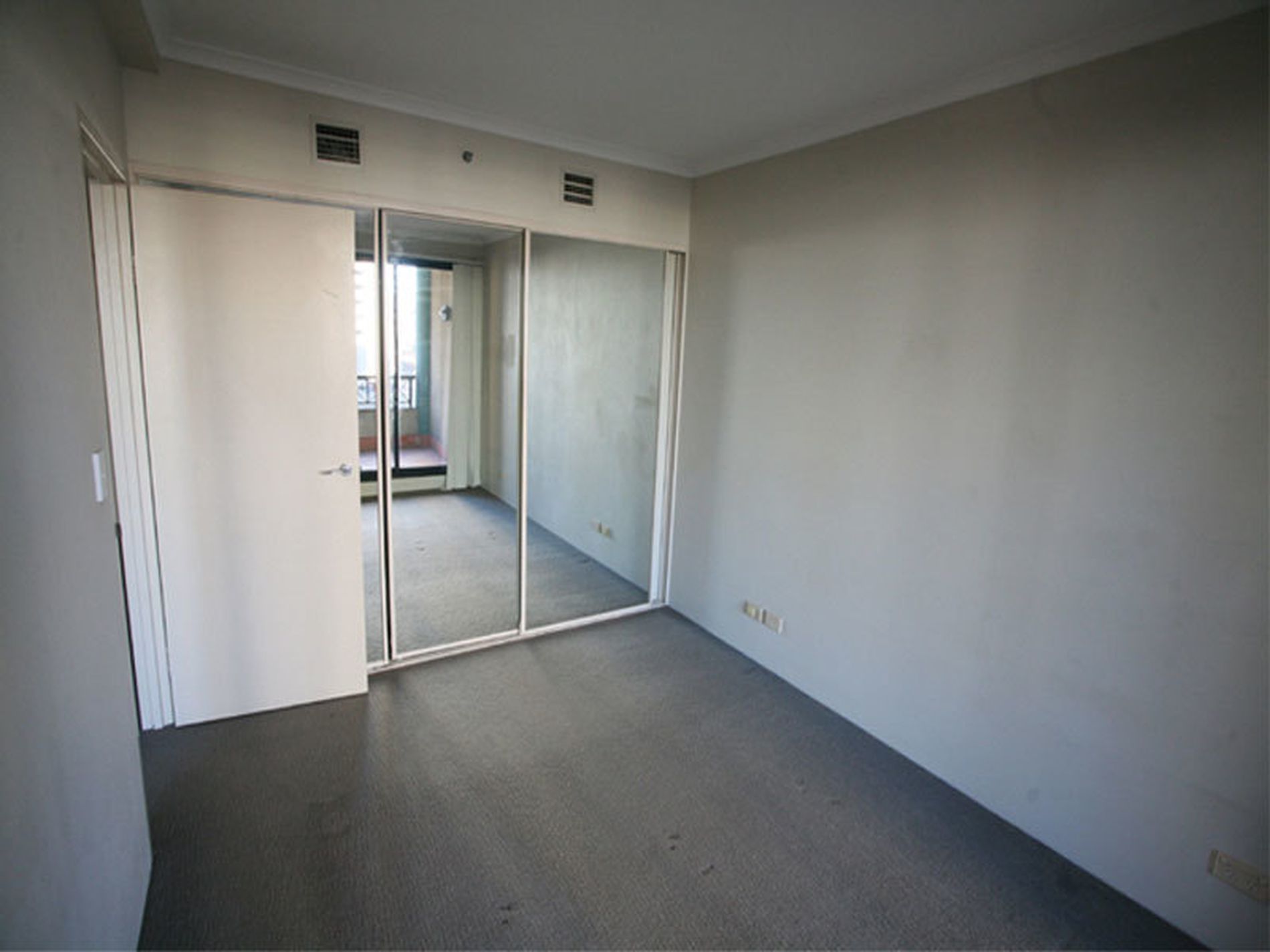 2202 / 1 Hosking Place, Sydney
