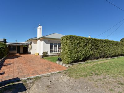 15 Plunkett Terrace, Millicent