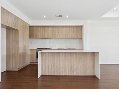 12A Loris Way, Kardinya