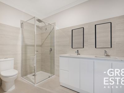 2a & 2b Evelyne Avenue, Cranbourne