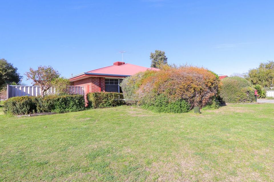 3 Pingrup Court , Waikiki