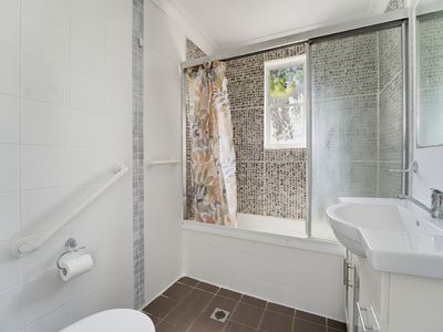4 The Esplanade, Guildford