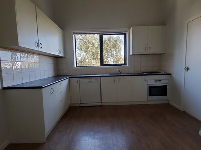 24 / 8 The Strand, Williamstown