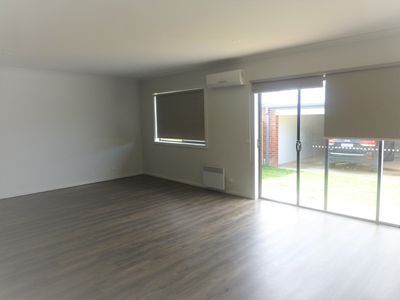 10 Oxbow Walk, Truganina