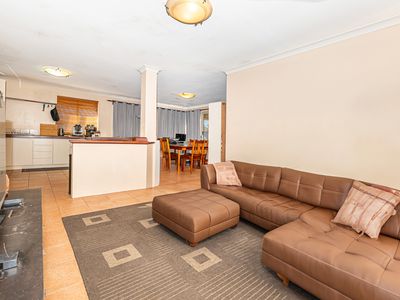 11 Brougham Crescent, Orelia