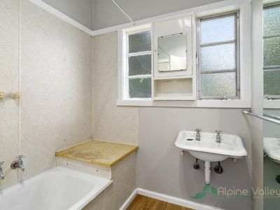 24 Simmonds Street, Mount Beauty