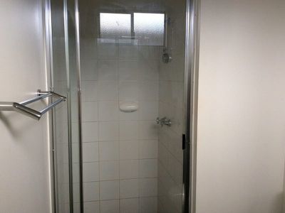 8 / 4 Newman Drive, Newman