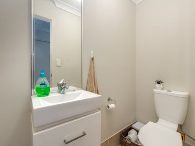 2 / 24 Faraday Crescent, Pacific Pines