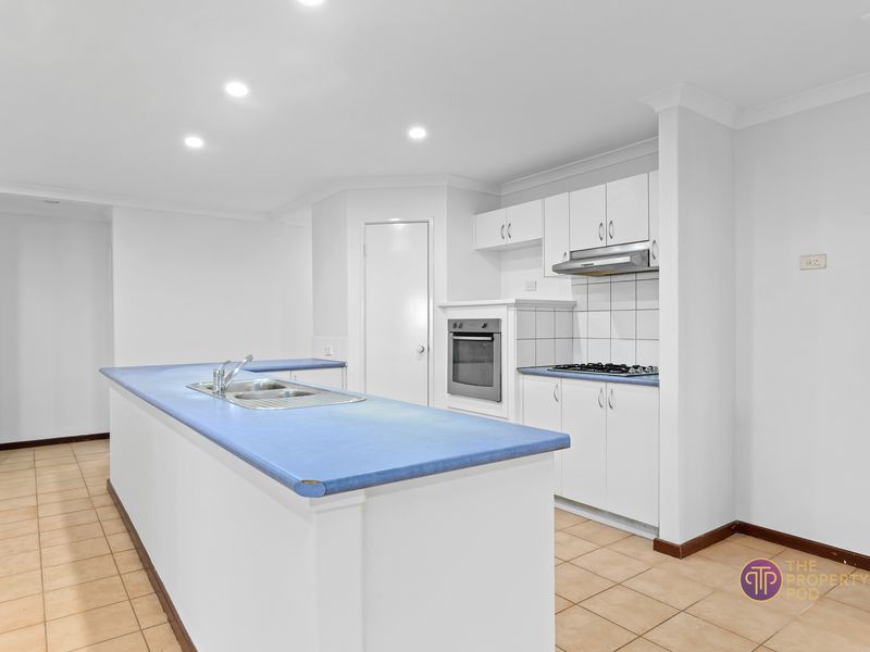 42 Woodside Loop, Beckenham