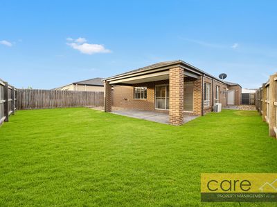 27 Joanne Way, Officer