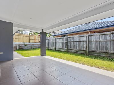 26 Riverside Crescent, Springfield Lakes