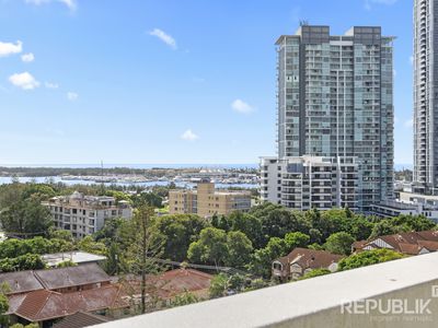 803 / 8 Meron Street, Southport