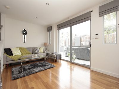 8 / 31 Pollard Street, Glendalough