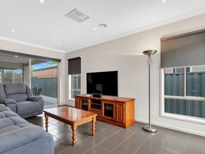 12 Clematis Crescent, Manor Lakes