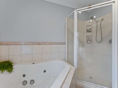 12 Stonedge Lane, Rosedale