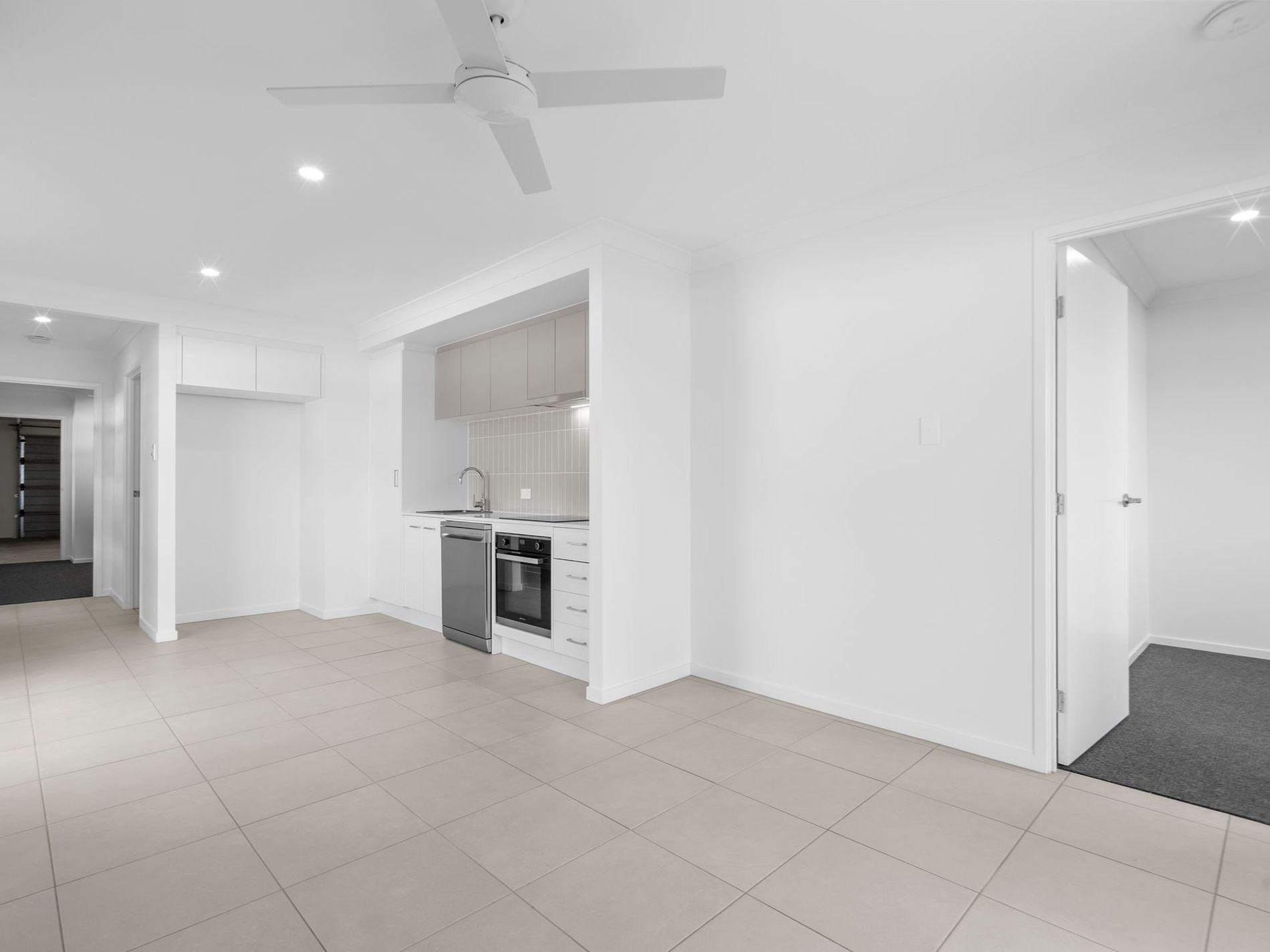 2 / 66 Austin Way, Park Ridge