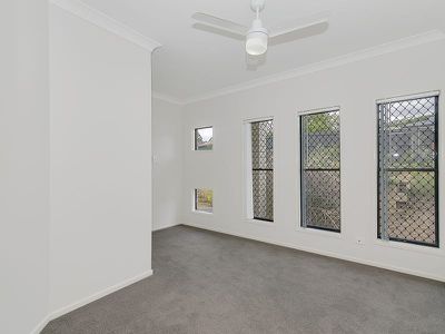 4 Wooraka Street, Rochedale South