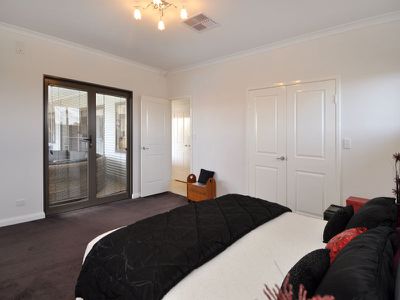 2 Pirring Way, Hannans