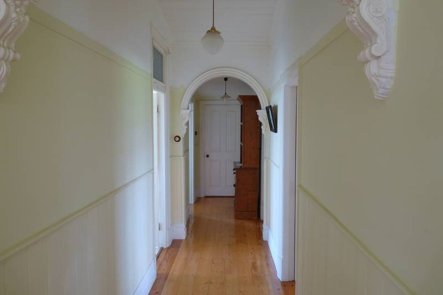 668 Walsh's Road, Horsham
