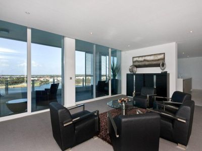 902 / 5 Marco Polo Drive, Mandurah
