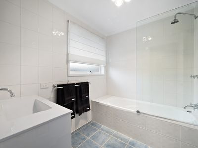 1 Corhanwarrabul Close, Rowville