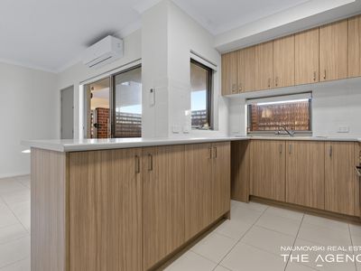 2 / 8 Peppering Way, Westminster