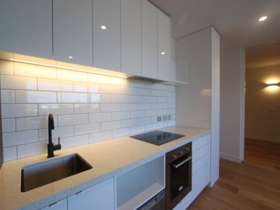404 / 83 Flemington Road, North Melbourne