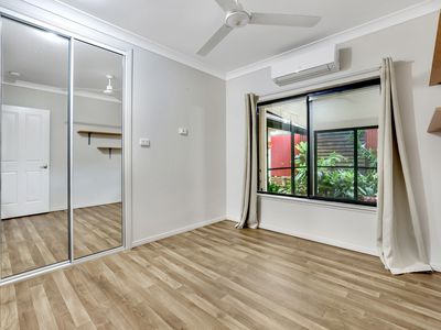 4 Lyndon Close, Bentley Park