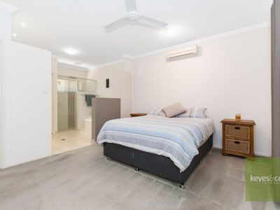 8 Adrian Rise, Mount Louisa