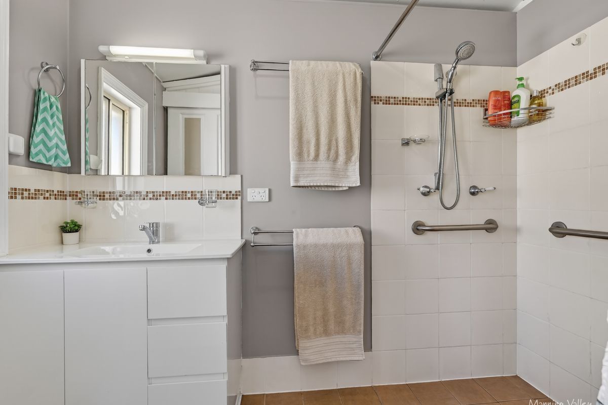 16 Flett Street, Wingham