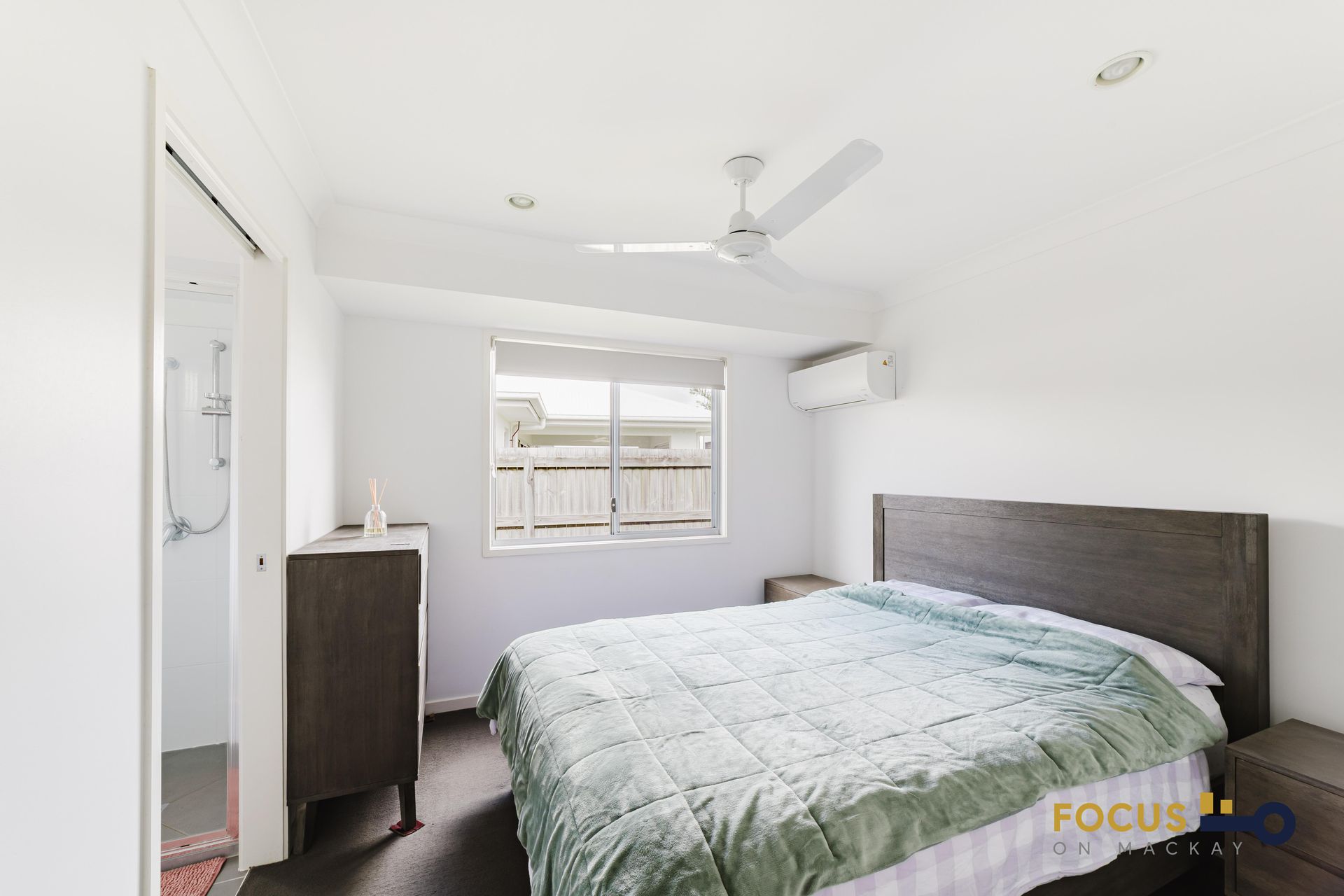31 a & b Primavera Boulevard, Beaconsfield