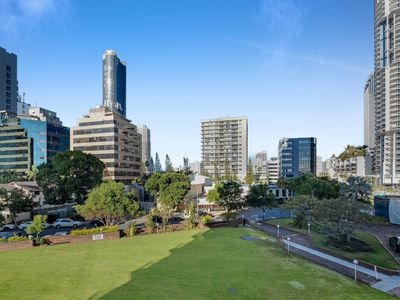 2c / 2 Riverview Parade, Surfers Paradise