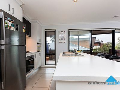 1 / 14 Bindel Place, Aranda