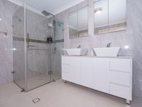 6 Hampton Close, Carindale