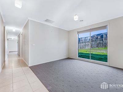 31 Adrian Drive, Pakenham