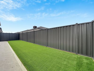 10 Ardisia Way, Manor Lakes