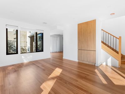 38 Stapley Crescent, Altona North