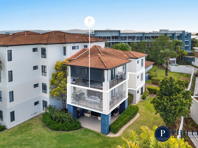 7006 Phoenix Palms Drive, Hope Island