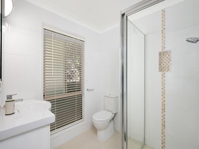 91 Passerine Dr, Rochedale South