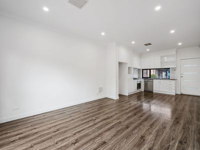 129 East Street, Brompton