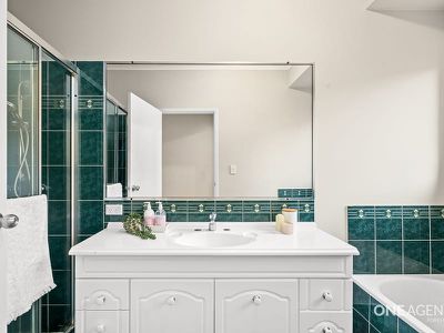17 Saint Ives Cct, Forest Lake