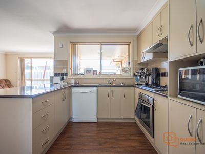 16 Dunheved Circle, Dubbo