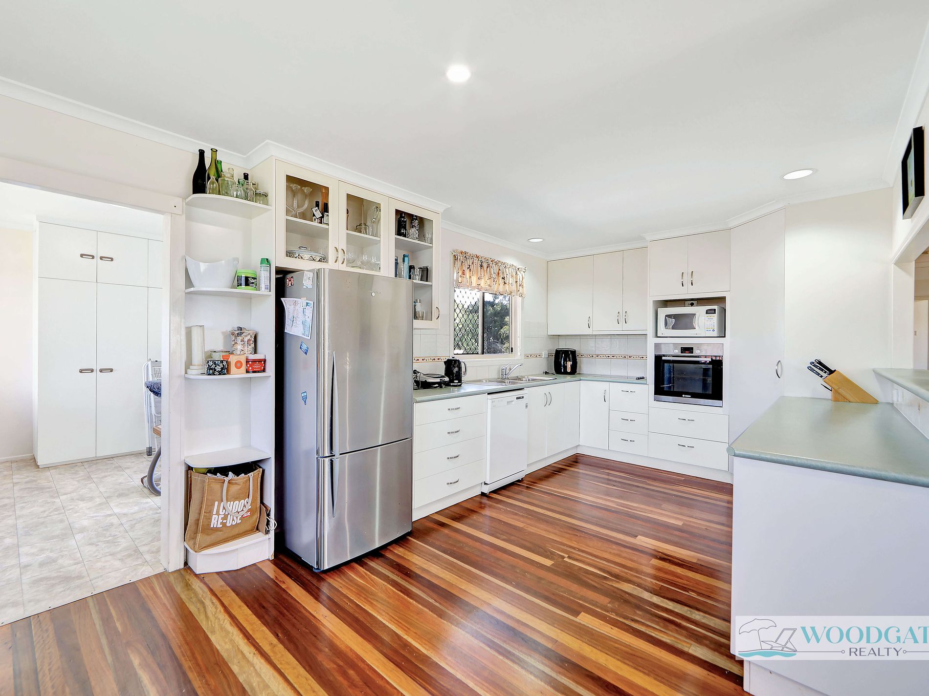 101 Esplanade, Woodgate