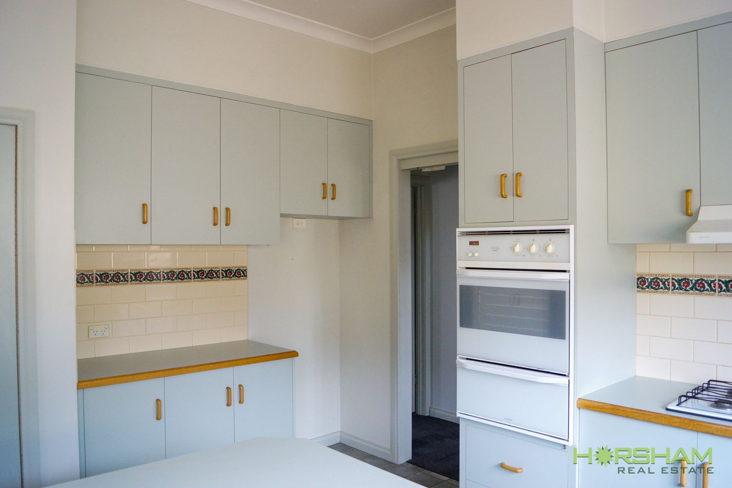 7 Hopkins Drive, Horsham