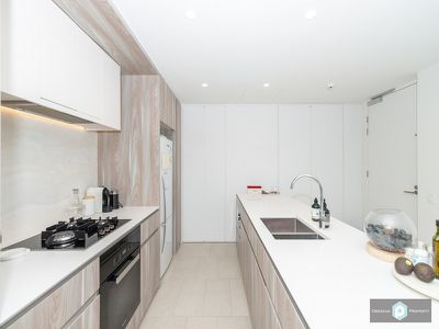 6508 / 32 Wellington St, Bondi